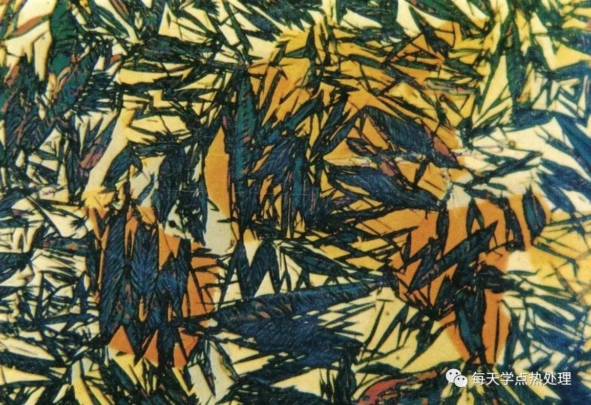 針狀馬氏體金相圖.jpg 針狀馬氏體金相圖.jpg